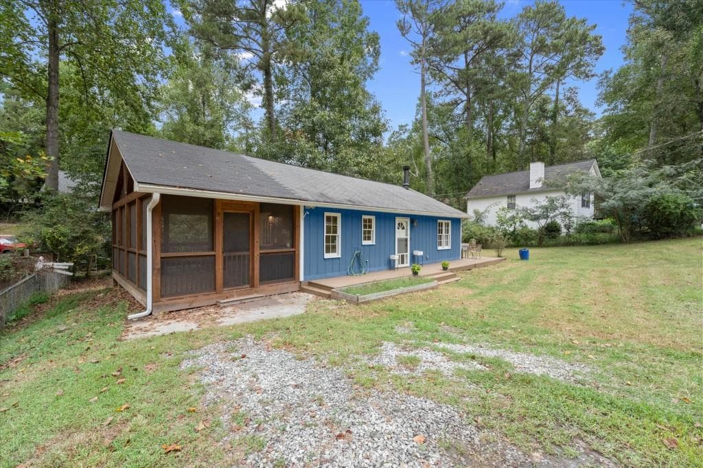 2 bedroom, 2 bathroom, 924 sq ft single family residence for sale at 4035 Hawk Street, Cumming, GA 30041 — photo 5