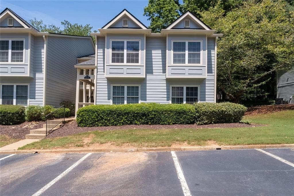 2 bedroom, 2 bathroom, 1,404 sq ft condominium for sale at 27 Doranne Court 27, Smyrna, GA 30080