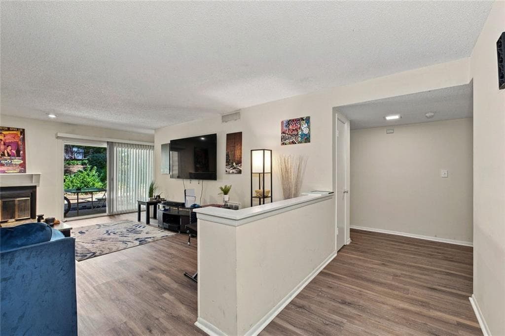 2 bedroom, 2 bathroom, 1,404 sq ft condominium for sale at 27 Doranne Court 27, Smyrna, GA 30080 — photo 6