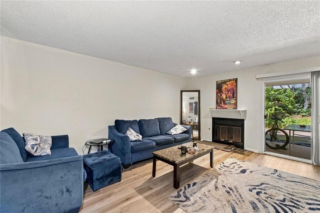 2 bedroom, 2 bathroom, 1,404 sq ft condominium for sale at 27 Doranne Court 27, Smyrna, GA 30080 — photo 8