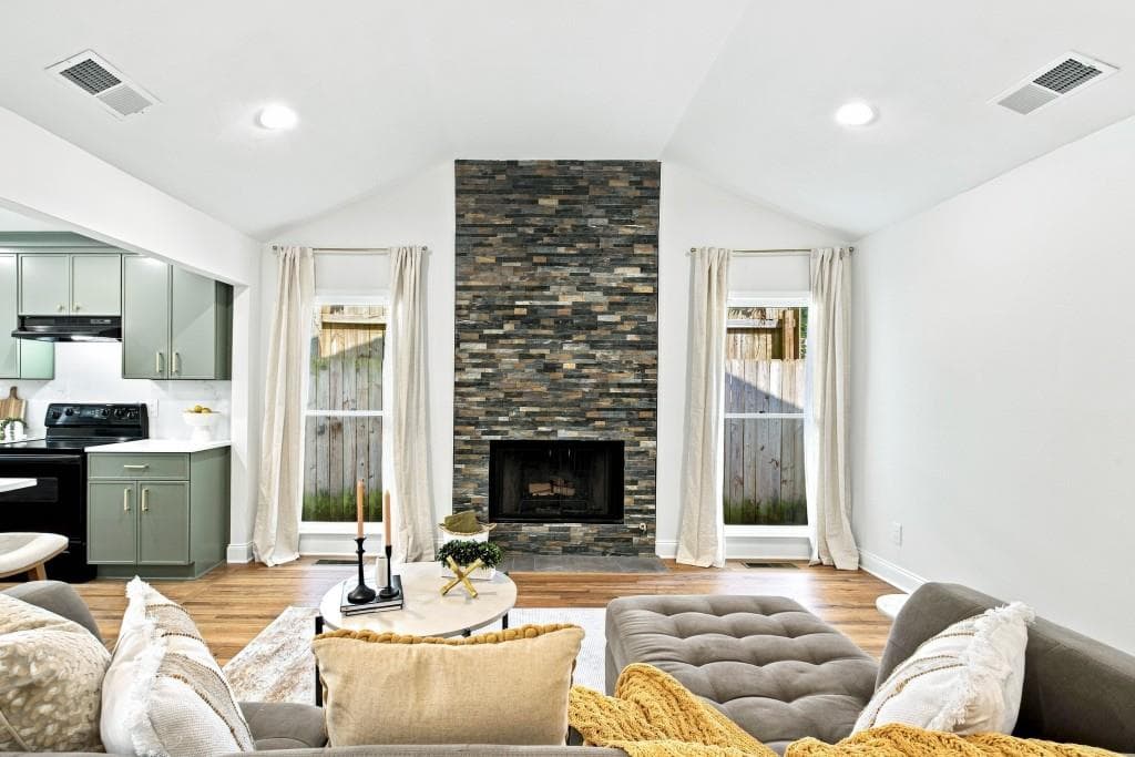 2 bedroom, 2 bathroom, 1,366 sq ft single family residence for rent at 1113 Capital Club Circle, Brookhaven, GA 30319 for $3,750 a month — photo 5
