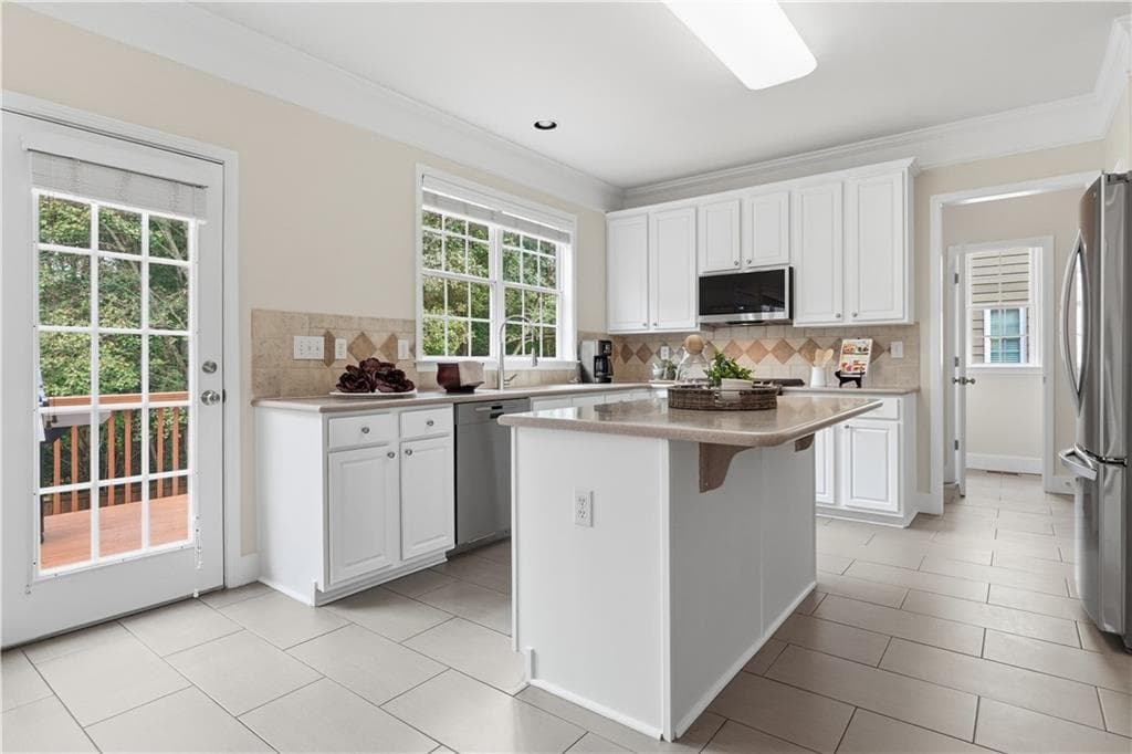 5 bedroom, 4 bathroom, 3,253 sq ft single family residence for sale at 3585 Davyne Bend, Cumming, GA 30040 — photo 8