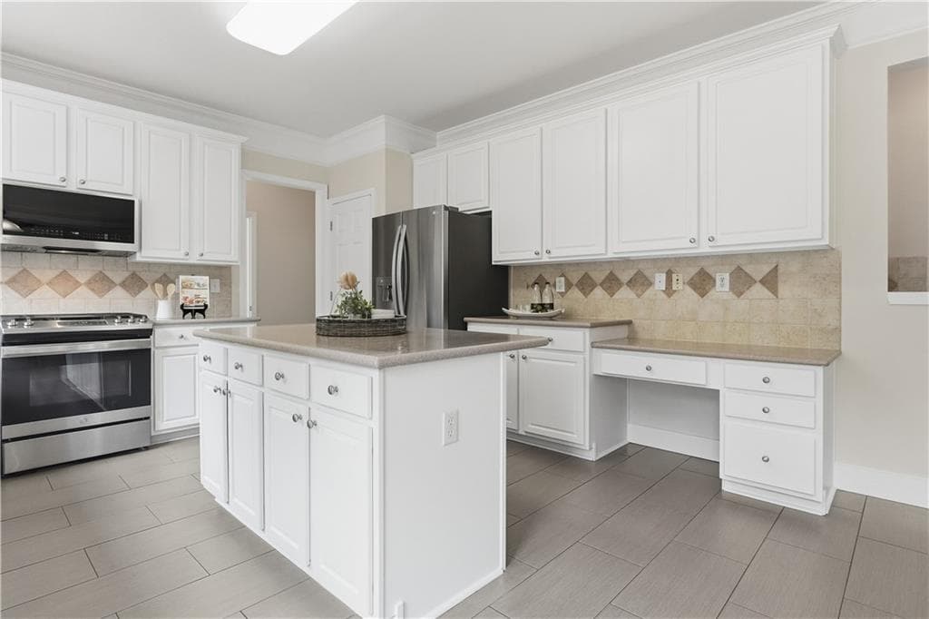 5 bedroom, 4 bathroom, 3,253 sq ft single family residence for sale at 3585 Davyne Bend, Cumming, GA 30040 — photo 9