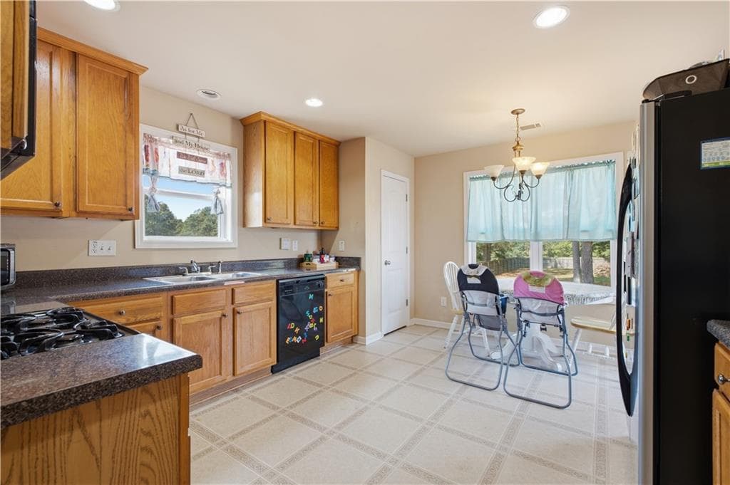 5 bedroom, 3 bathroom, 2,472 sq ft single family residence for sale at 50 Ferguson Drive, Euharlee, GA 30145 — photo 9