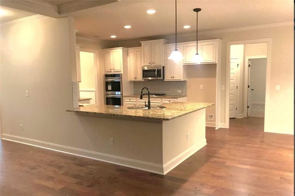 5 bedroom, 3 bathroom, 3,376 sq ft single family residence for sale at 4050 Madison Acres Drive, Locust Grove, GA 30248 — photo 8