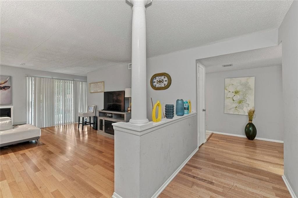 2 bedroom, 2 bathroom, 1,404 sq ft condominium for sale at 17 Little Silver Court 17, Smyrna, GA 30080 — photo 3