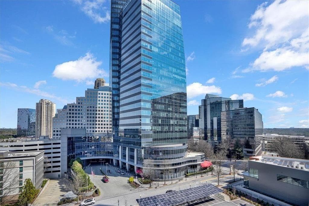 1 bedroom, 1 bathroom, 789 sq ft condominium for sale at 3324 Peachtree Road 1307, Atlanta, GA 30326