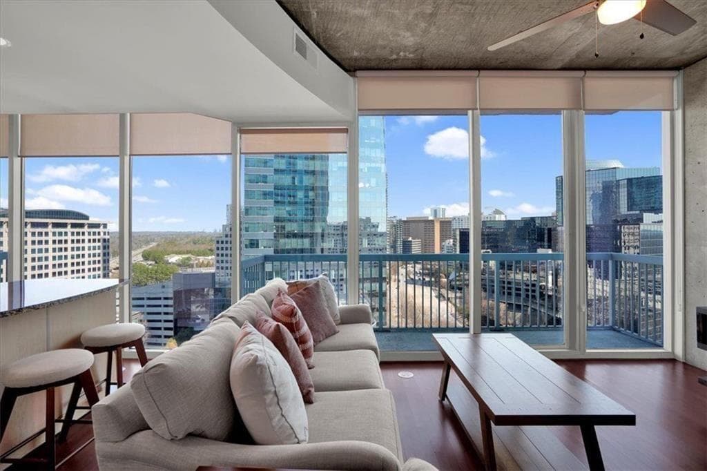 1 bedroom, 1 bathroom, 789 sq ft condominium for sale at 3324 Peachtree Road 1307, Atlanta, GA 30326 — photo 7