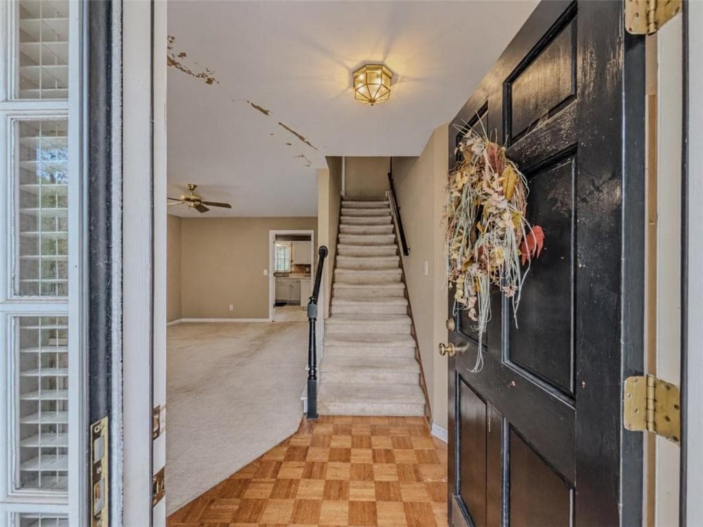 4 bedroom, 3 bathroom, 2,221 sq ft single family residence under contract at 220 Timber Laurel Lane, Lawrenceville, GA 30043 — photo 3