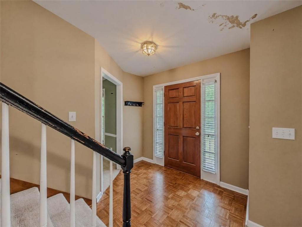 4 bedroom, 3 bathroom, 2,221 sq ft single family residence under contract at 220 Timber Laurel Lane, Lawrenceville, GA 30043 — photo 5