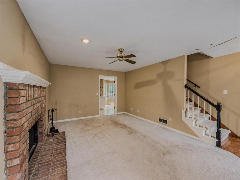 4 bedroom, 3 bathroom, 2,221 sq ft single family residence under contract at 220 Timber Laurel Lane, Lawrenceville, GA 30043 — photo 7
