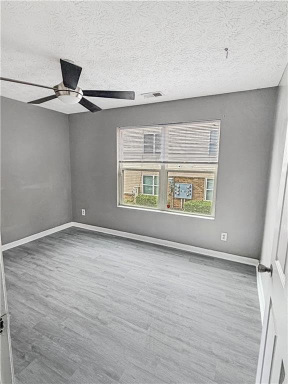 3 bedroom, 2 bathroom, 1,292 sq ft condominium for sale at 6203 Fairington Ridge Circle, Lithonia, GA 30038 — photo 7