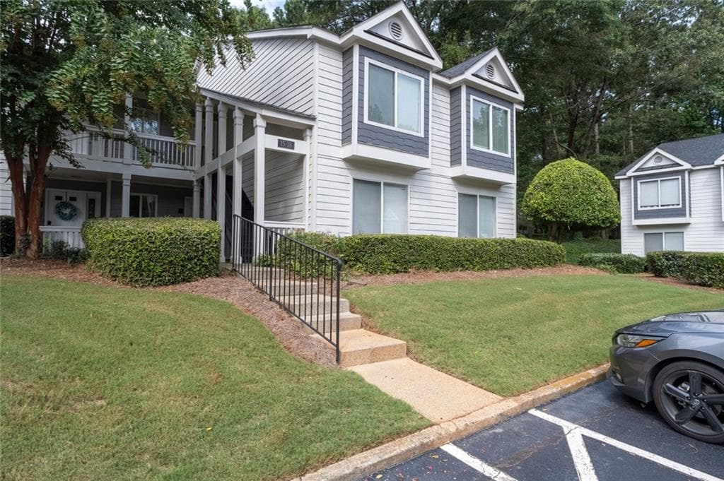 2 bedroom, 2 bathroom, 1,404 sq ft condominium for sale at 17 Little Silver Court 17, Smyrna, GA 30080 — photo 2