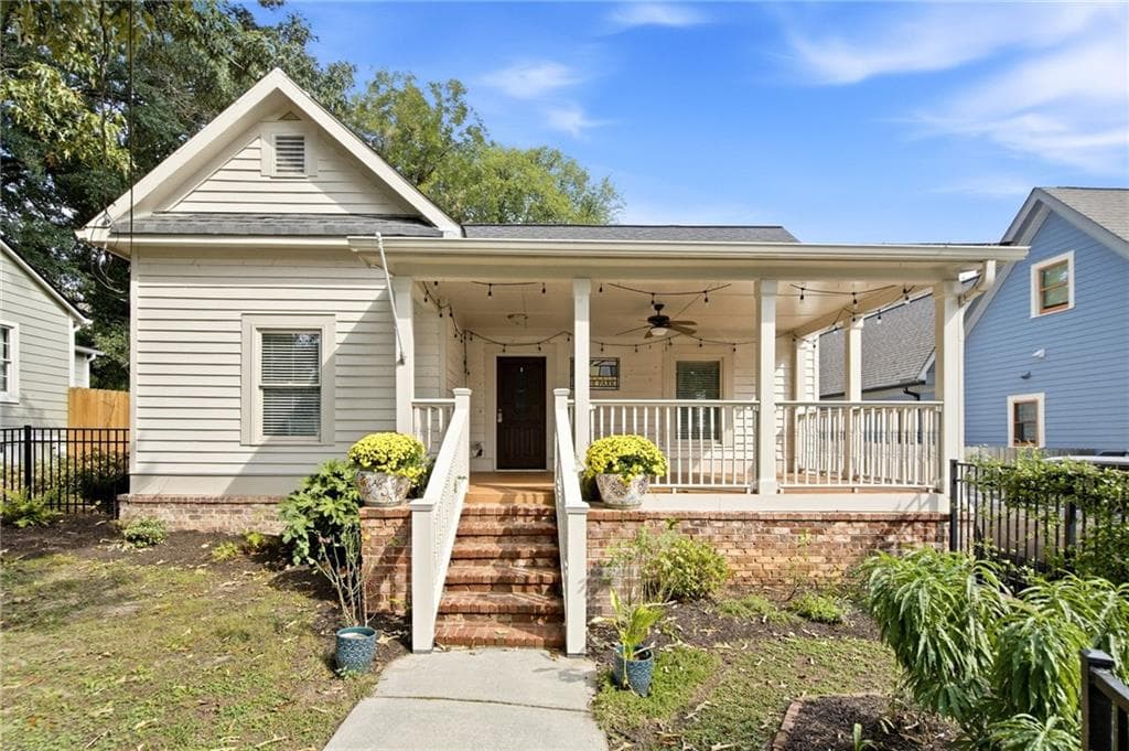 3 bedroom, 2 bathroom, 1,456 sq ft single family residence for sale at 743 Bonnie Brae Avenue, Atlanta, GA 30310 — photo 2
