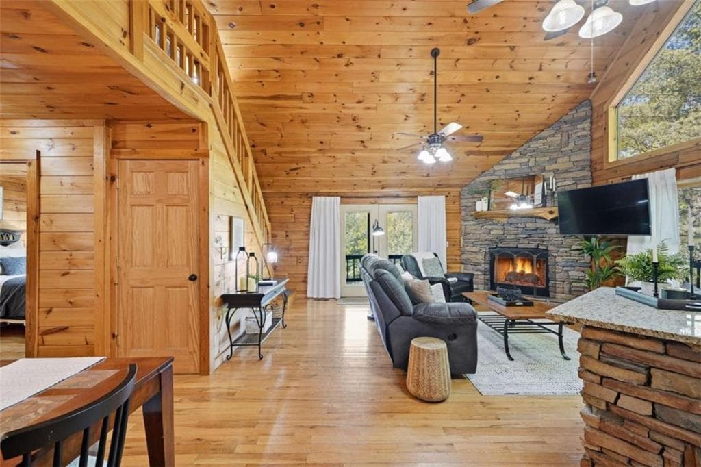 2 bedroom, 2 bathroom, 2,040 sq ft single family residence for sale at 288 Kim Bolton Drive, Morganton, GA 30560 — photo 3