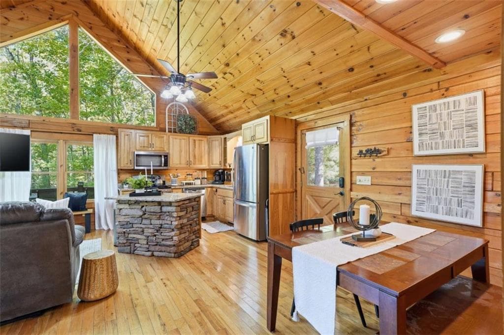 2 bedroom, 2 bathroom, 2,040 sq ft single family residence for sale at 288 Kim Bolton Drive, Morganton, GA 30560 — photo 4