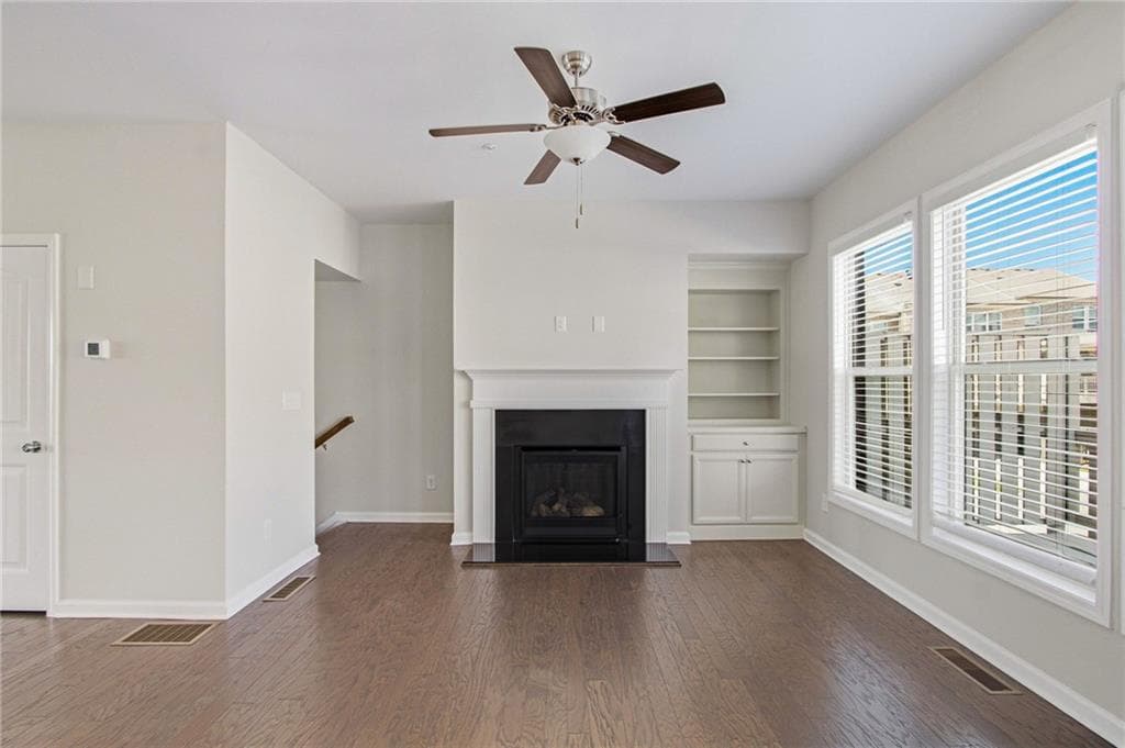3 bedroom, 4 bathroom, 2,267 sq ft single family residence for sale at 402 Montclair Court, Woodstock, GA 30188 — photo 9