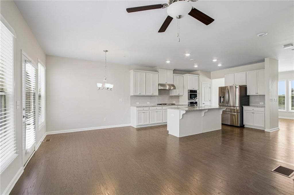 3 bedroom, 4 bathroom, 2,267 sq ft single family residence for sale at 402 Montclair Court, Woodstock, GA 30188 — photo 10