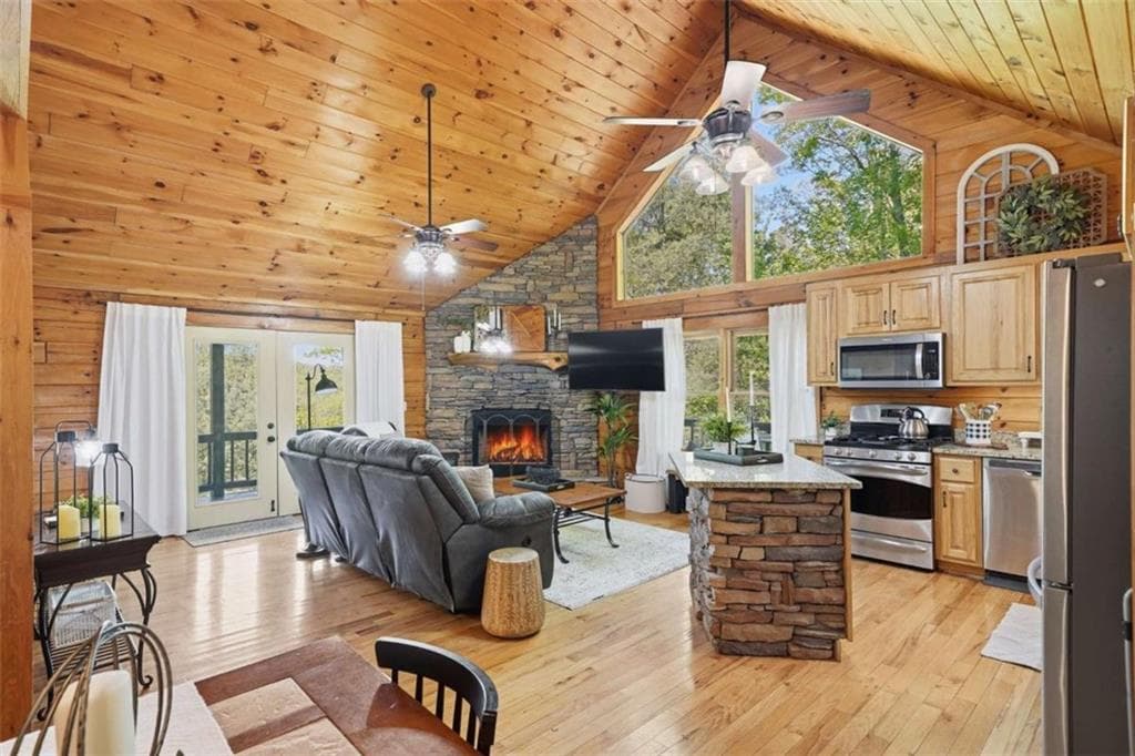 2 bedroom, 2 bathroom, 2,040 sq ft single family residence for sale at 288 Kim Bolton Drive, Morganton, GA 30560 — photo 5
