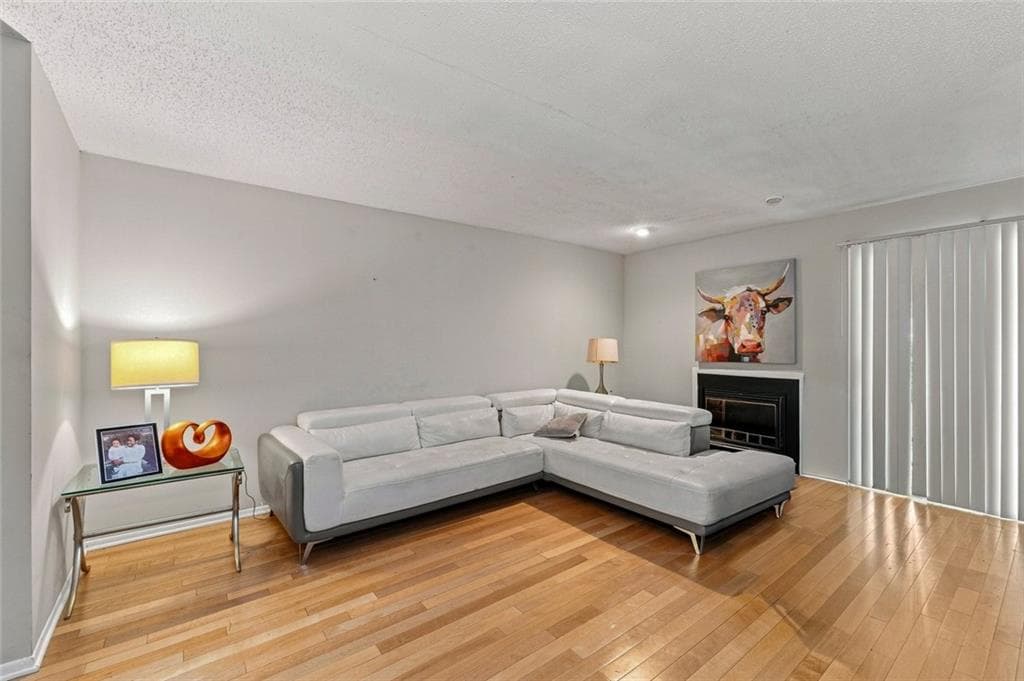 2 bedroom, 2 bathroom, 1,404 sq ft condominium for sale at 17 Little Silver Court 17, Smyrna, GA 30080 — photo 5