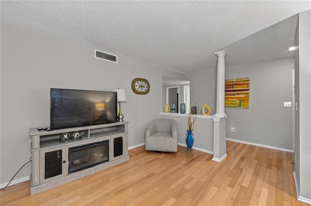 2 bedroom, 2 bathroom, 1,404 sq ft condominium for sale at 17 Little Silver Court 17, Smyrna, GA 30080 — photo 7