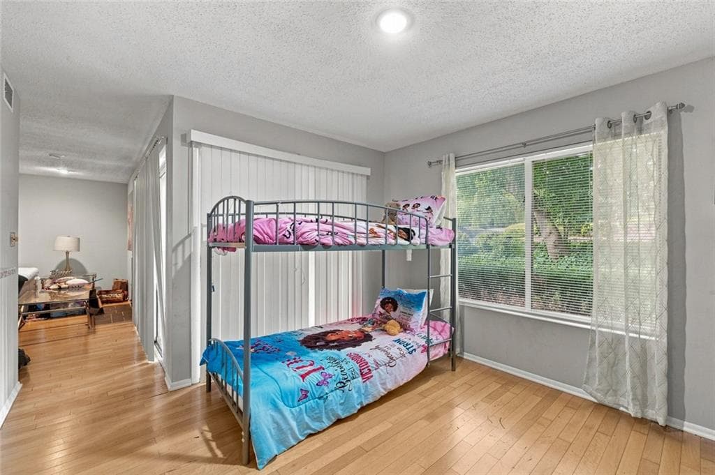 2 bedroom, 2 bathroom, 1,404 sq ft condominium for sale at 17 Little Silver Court 17, Smyrna, GA 30080 — photo 9