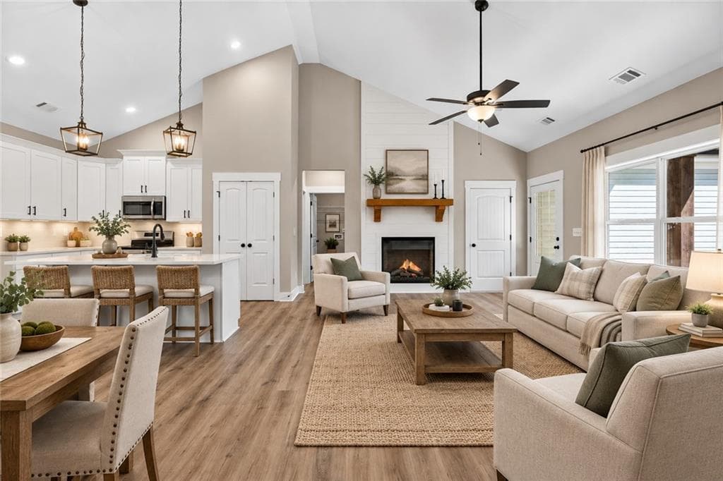 4 bedroom, 2 bathroom, 1,733 sq ft single family residence for sale at 382 PLEASANT HILL Road, Rockmart, GA 30153 — photo 2