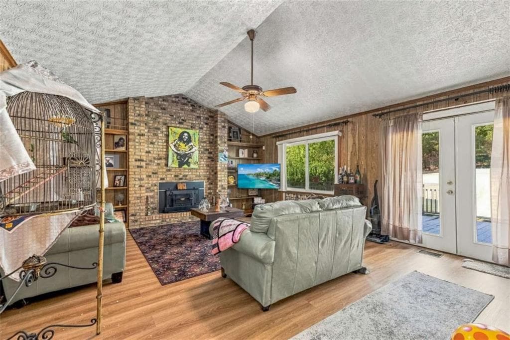 3 bedroom, 2 bathroom, 1,822 sq ft single family residence for sale at 191 MURPHY Avenue, Lawrenceville, GA 30044 — photo 4