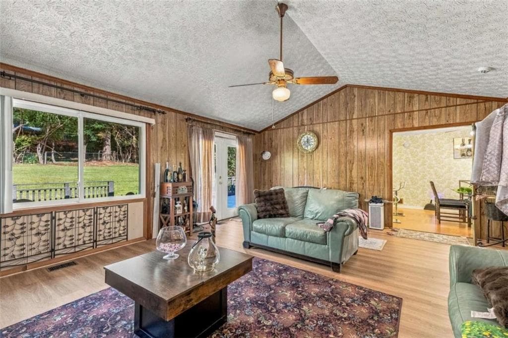 3 bedroom, 2 bathroom, 1,822 sq ft single family residence for sale at 191 MURPHY Avenue, Lawrenceville, GA 30044 — photo 6