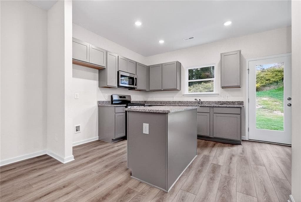 3 bedroom, 3 bathroom, 1,214 sq ft single family residence for sale at 213 Rory Drive, Calhoun, GA 30701 — photo 6
