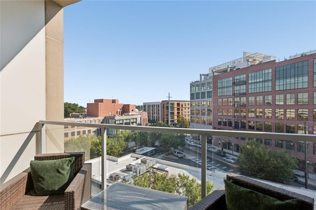 2 bedroom, 2 bathroom, 1,880 sq ft condominium for sale at 1100 Howell Mill Road 503, Atlanta, GA 30318 — photo 6