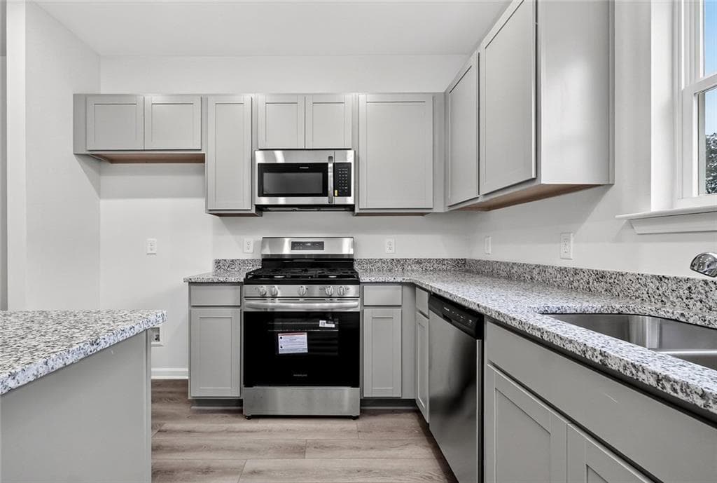 3 bedroom, 3 bathroom, 1,214 sq ft single family residence for sale at 213 Rory Drive, Calhoun, GA 30701 — photo 8