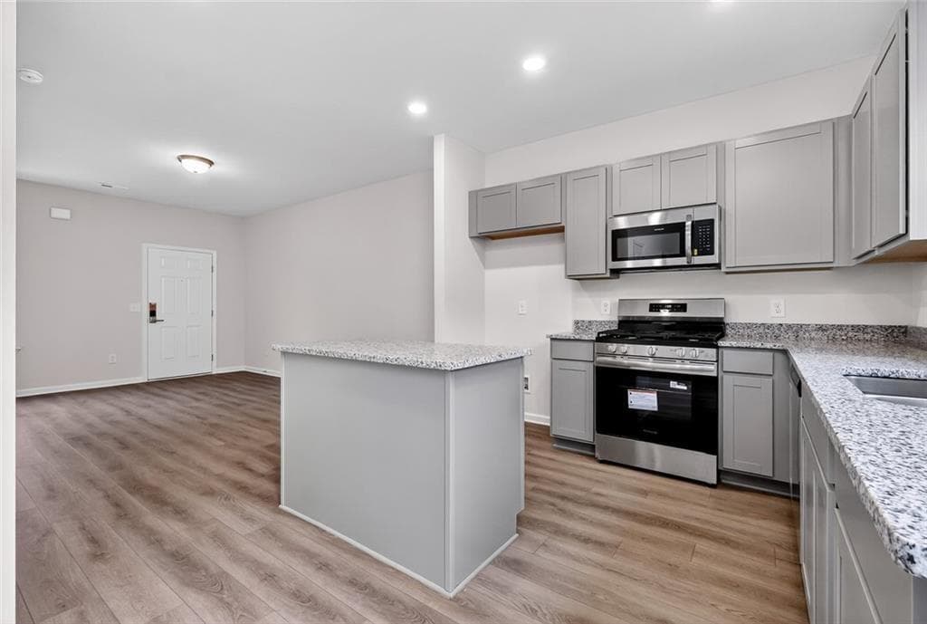 3 bedroom, 3 bathroom, 1,214 sq ft single family residence for sale at 213 Rory Drive, Calhoun, GA 30701 — photo 9