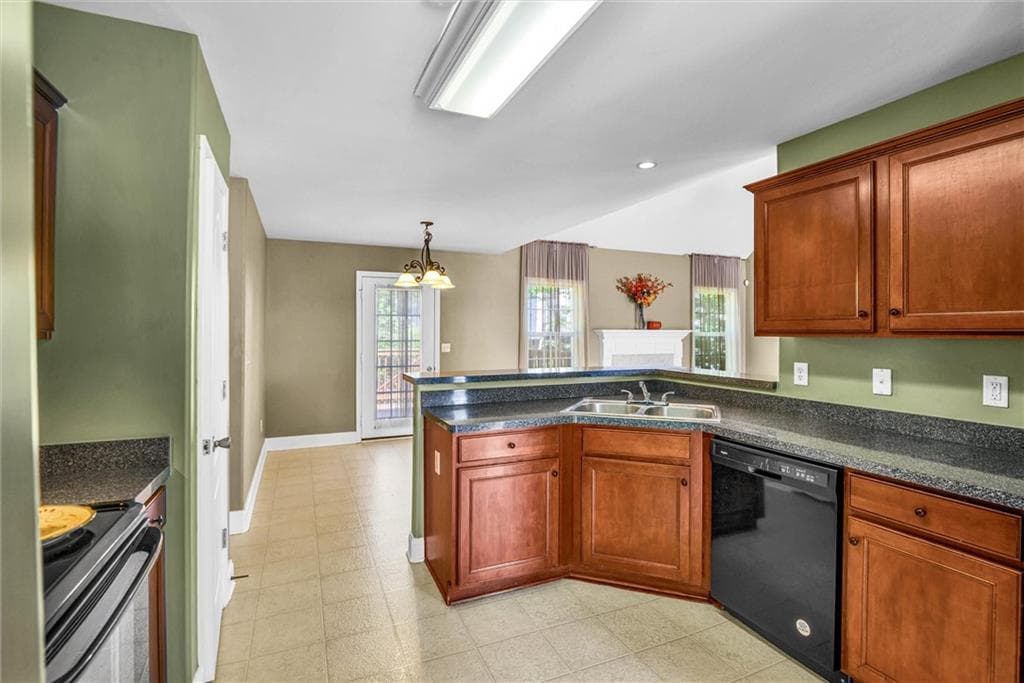 5 bedroom, 3 bathroom, 2,438 sq ft single family residence for sale at 3783 Refinement Way, Douglasville, GA 30135 — photo 9