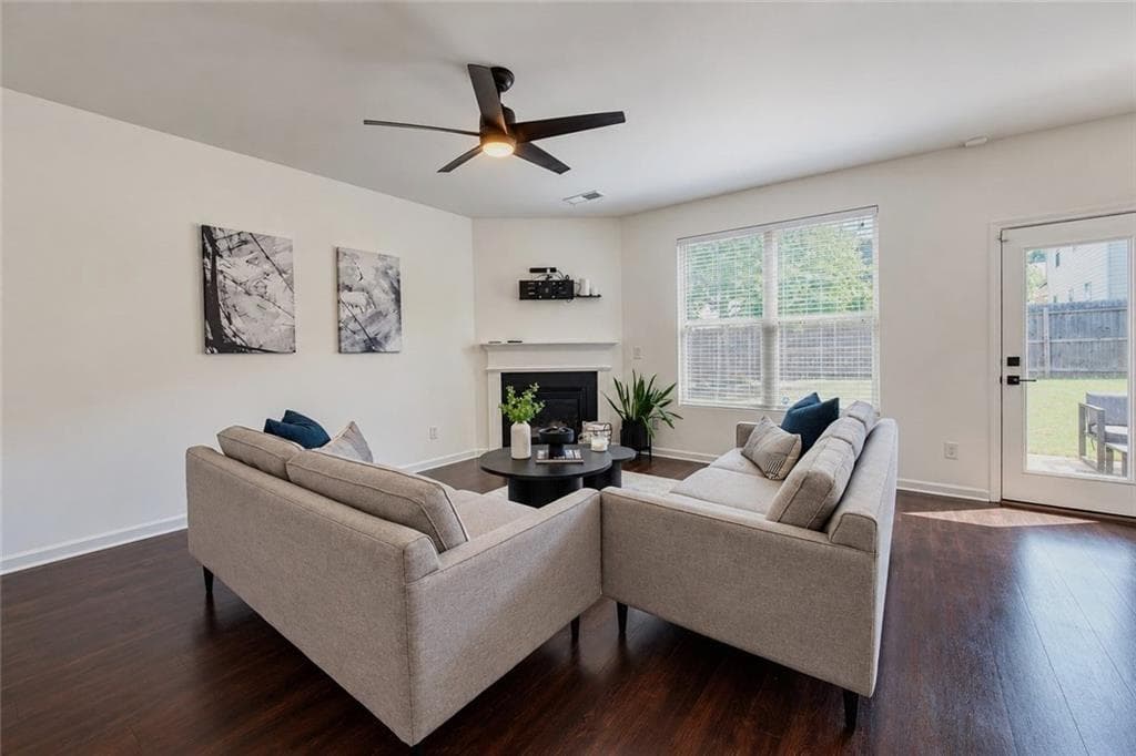 3 bedroom, 3 bathroom, 2,005 sq ft single family residence for rent at 5114 Rapahoe Trail, Atlanta, GA 30349 for $2,360 a month — photo 4