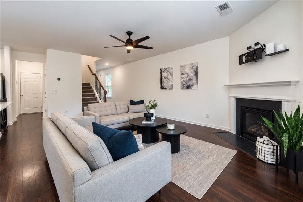 3 bedroom, 3 bathroom, 2,005 sq ft single family residence for rent at 5114 Rapahoe Trail, Atlanta, GA 30349 for $2,360 a month — photo 5