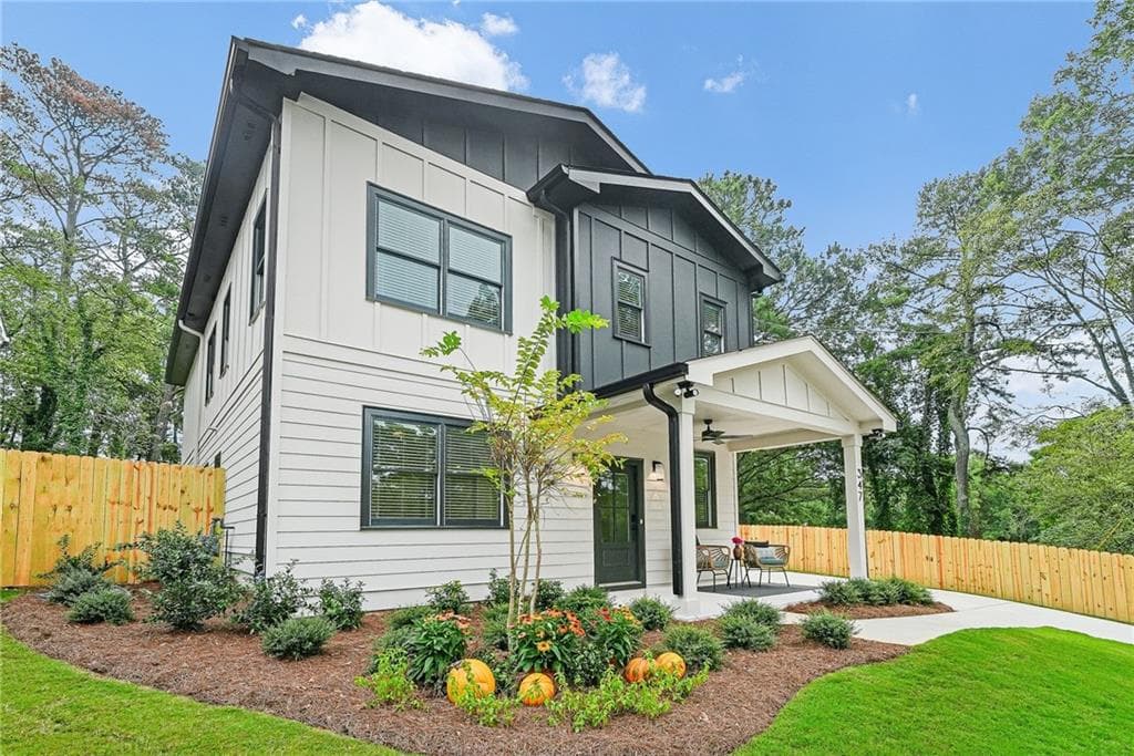 4 bedroom, 3 bathroom, 2,500 sq ft single family residence for sale at 347 Seventh Avenue, Scottdale, GA 30079 — photo 2
