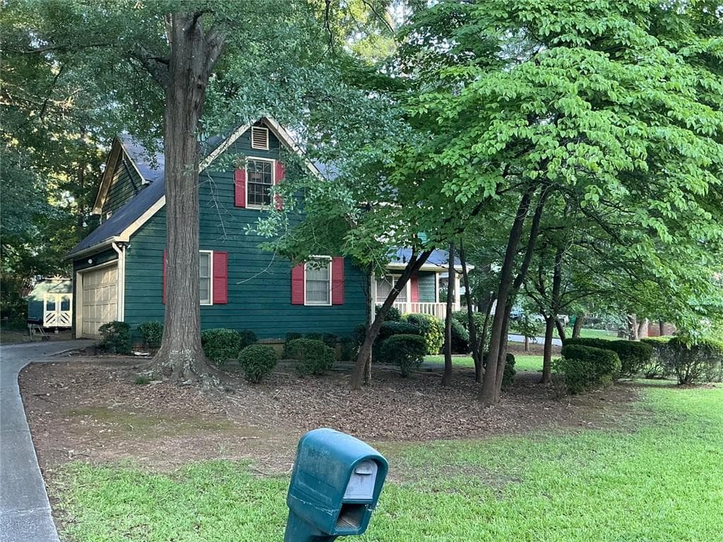 4 bedroom, 3 bathroom, 2,479 sq ft single family residence under contract at 1454 Albans Court, Lithonia, GA 30058 — photo 3