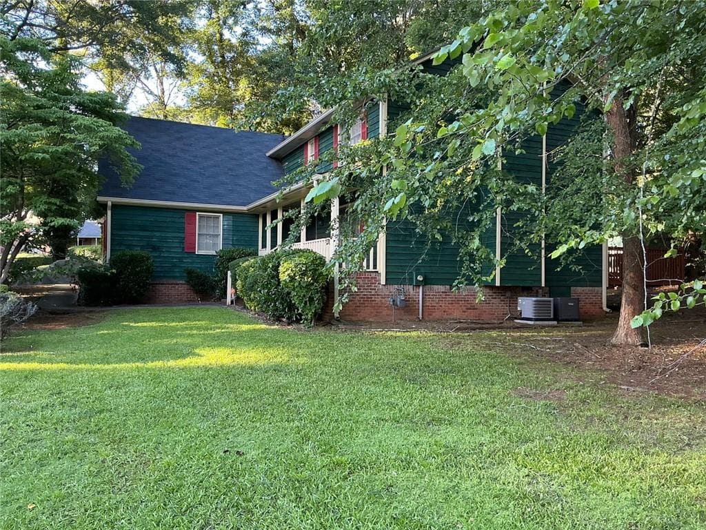 4 bedroom, 3 bathroom, 2,479 sq ft single family residence under contract at 1454 Albans Court, Lithonia, GA 30058 — photo 8