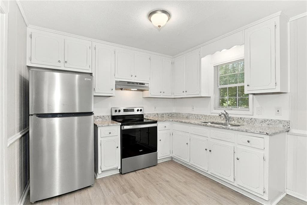 3 bedroom, 1 bathroom, 1,080 sq ft single family residence for rent at 10140 Morris Drive, Covington, GA 30014 for $1,380 a month — photo 3