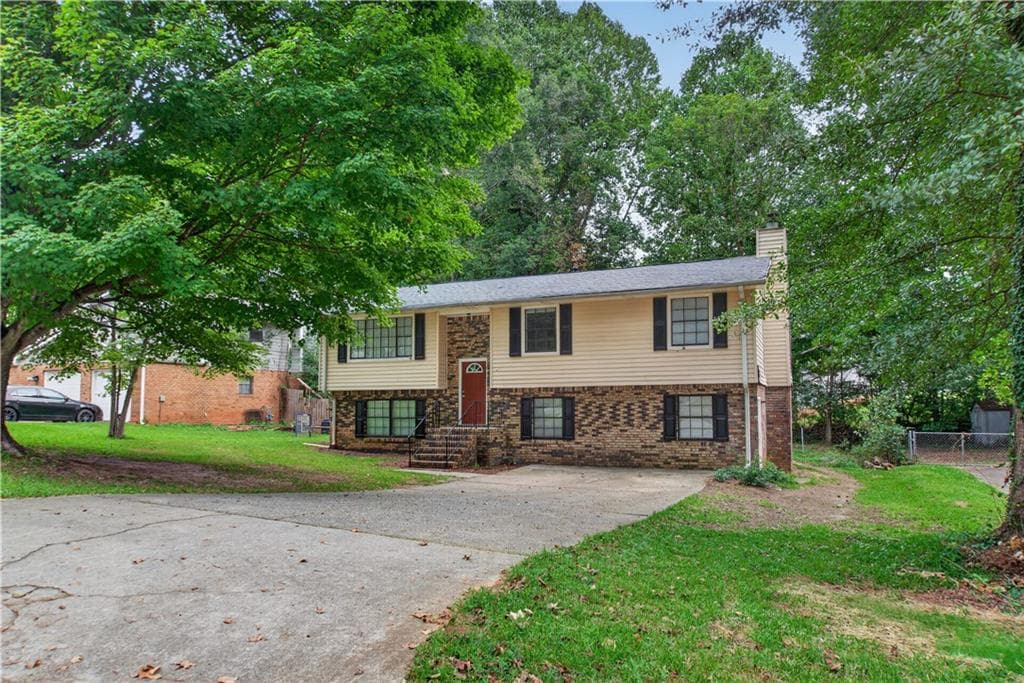 4 bedroom, 3 bathroom, 2,368 sq ft home for sale at 8948 Raven Drive, Jonesboro, GA