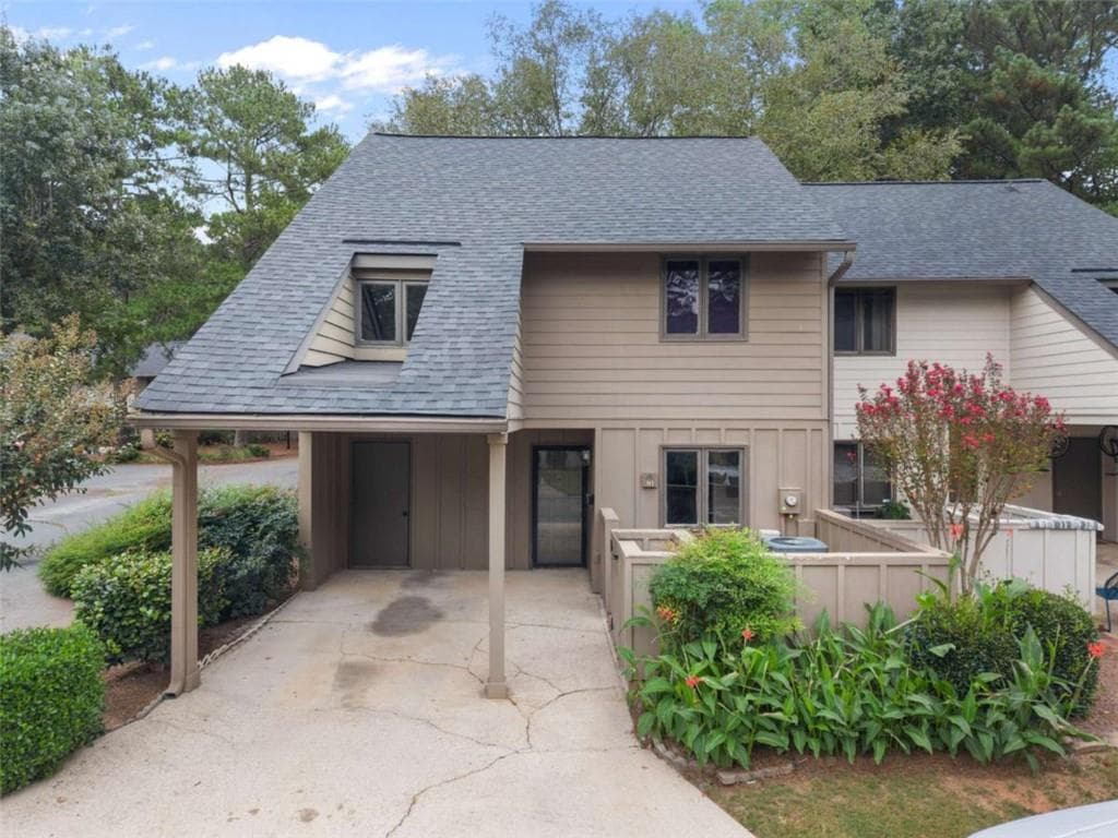 3 bedroom, 3 bathroom, 1,856 sq ft home for sale at 915 Cedar Creek, Marietta, GA