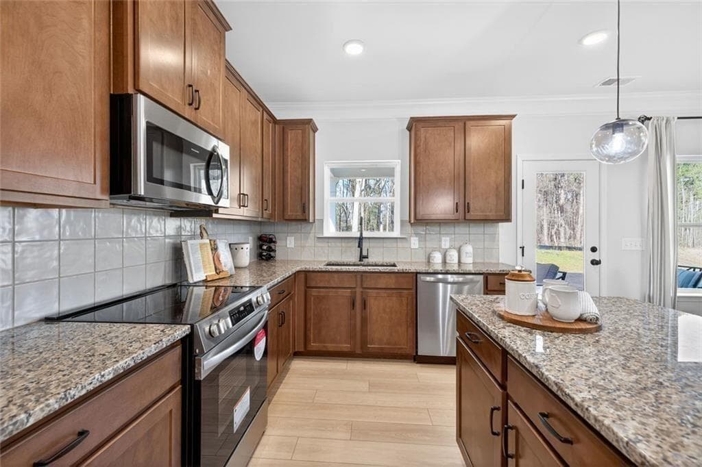 4 bedroom, 3 bathroom, 2,372 sq ft single family residence for sale at 108 Alcovy Trail, Calhoun, GA 30701 — photo 3