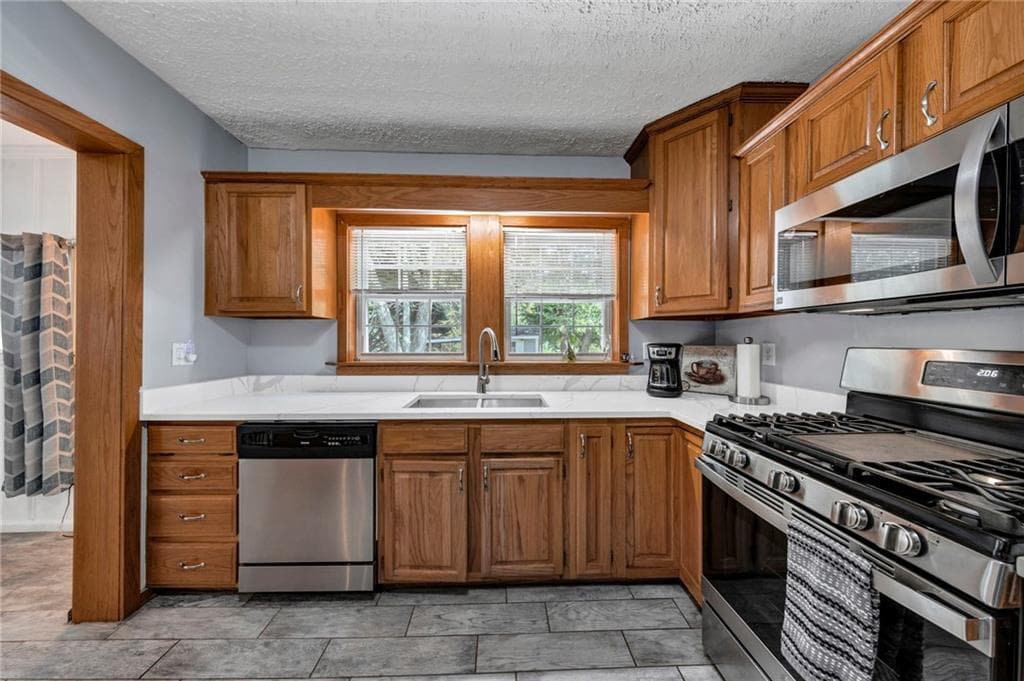 3 bedroom, 3 bathroom, 2,910 sq ft single family residence for sale at 1011 Rainey Road, Temple, GA 30179 — photo 3