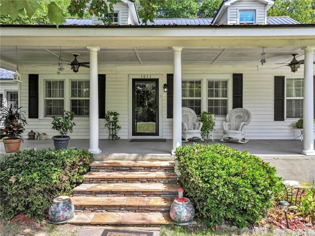3 bedroom, 3 bathroom, 2,910 sq ft single family residence for sale at 1011 Rainey Road, Temple, GA 30179 — photo 5