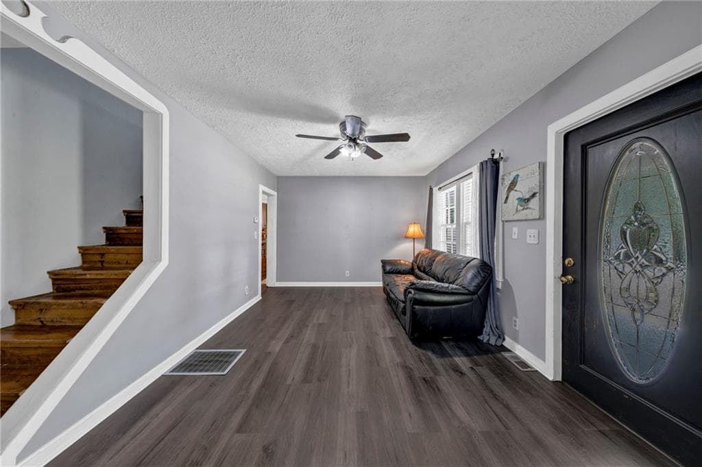 3 bedroom, 3 bathroom, 2,910 sq ft single family residence for sale at 1011 Rainey Road, Temple, GA 30179 — photo 8