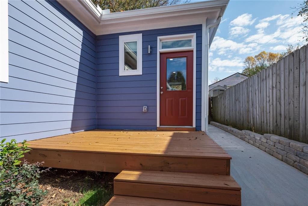 1 bedroom, 1 bathroom, 603 sq ft triplex for rent at 1060 Grant Way C, Atlanta, GA 30315 for $1,550 a month — photo 2