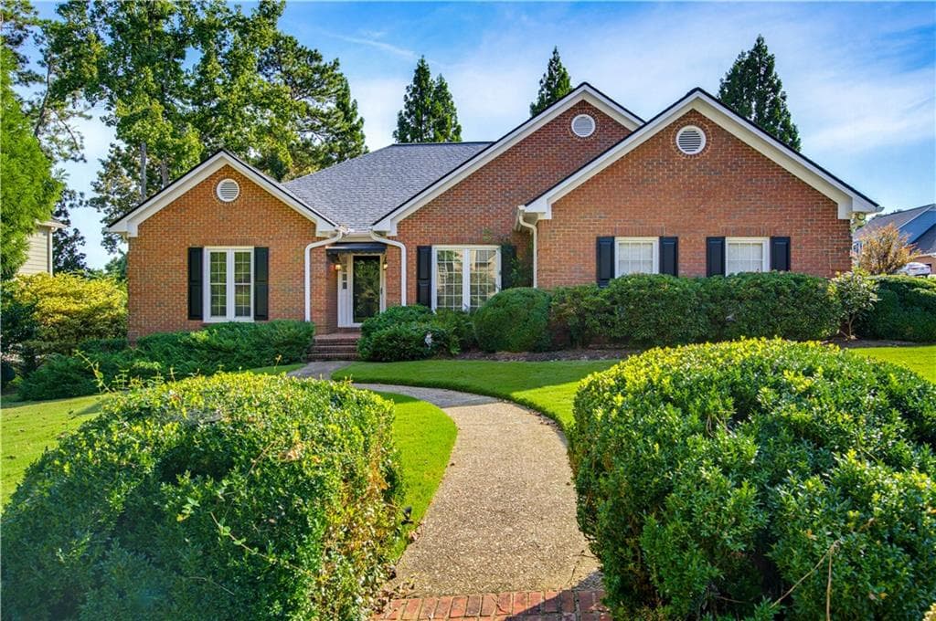 4 bedroom, 3 bathroom, 3,771 sq ft single family residence under contract at 4580 Browning Trail, Sugar Hill, GA 30518 — photo 3