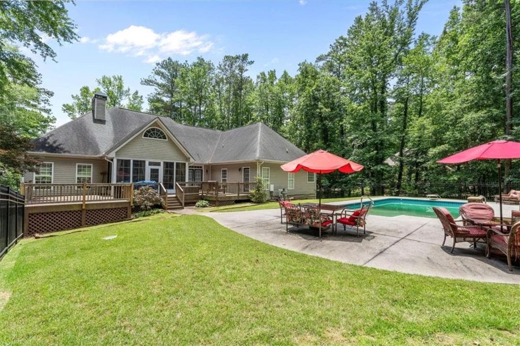 4 bedroom, 3 bathroom, 2,758 sq ft single family residence for sale at 4050 Golfview Court, Villa Rica, GA 30180 — photo 2
