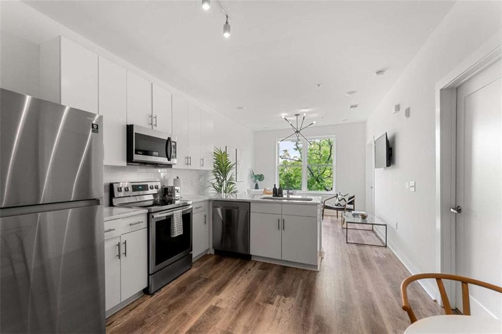1 bedroom, 1 bathroom, 653 sq ft condominium for sale at 525 Parkway Drive APT 505, Atlanta, GA 30308 — photo 7